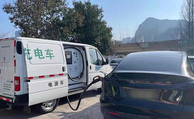 浑江区汽车搭电